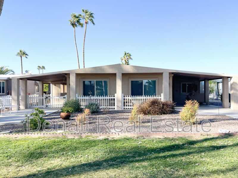 8934 E Country Club Dr