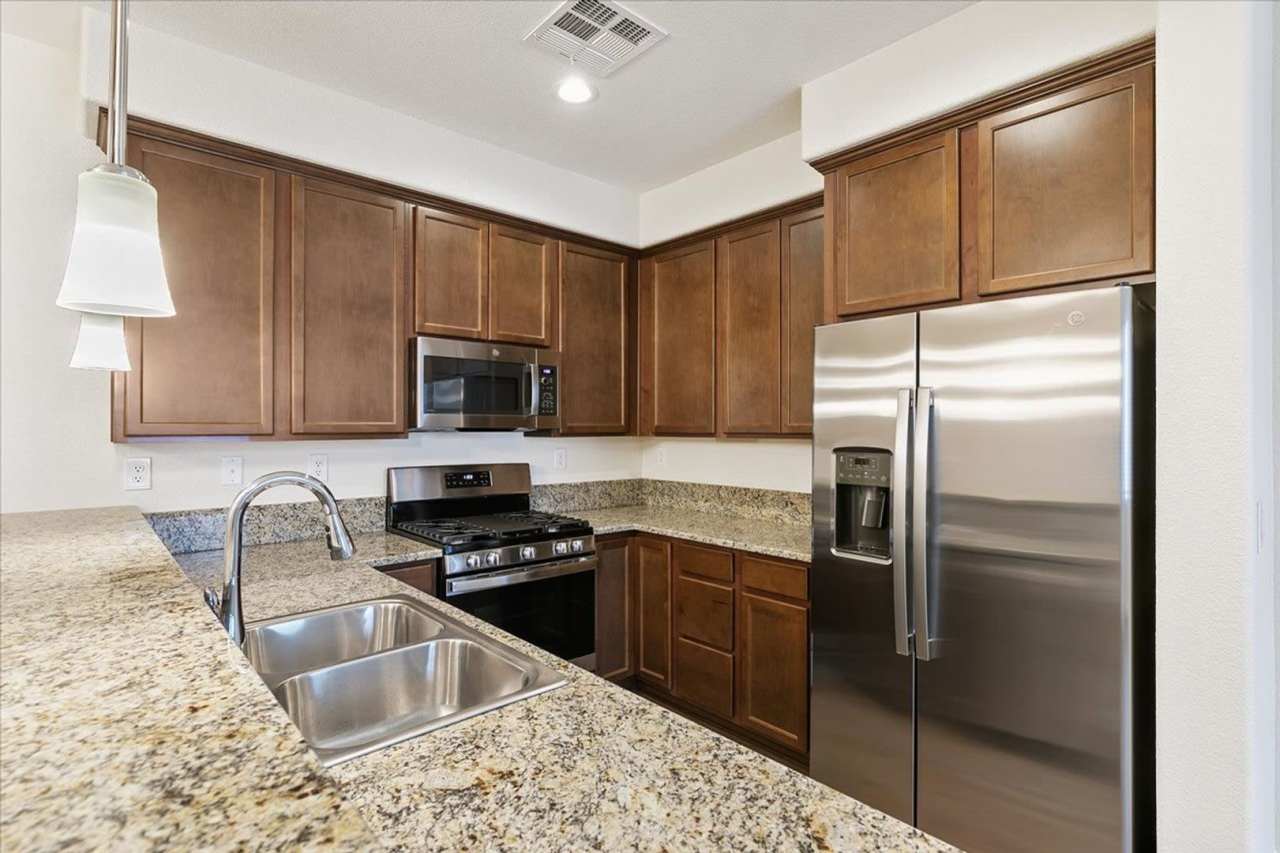 The Sierra - Beautiful 2 Bedroom Luxury Townhome with Loft, 2.5 Bath and 2 Car Garage