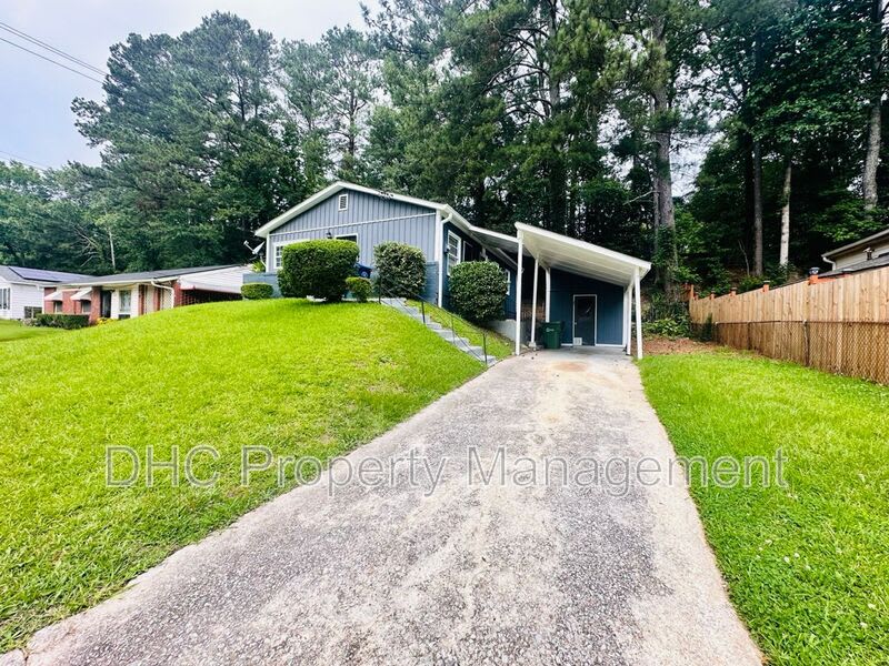 2637 Santa Monica Dr NW