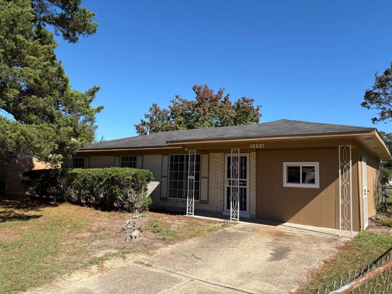 Gorgeous 4 bedroom/1.5 bath house with Central Air  Heat