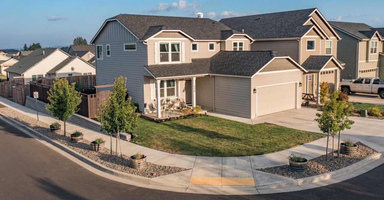 Large Corner Lot, 4 bedroom home