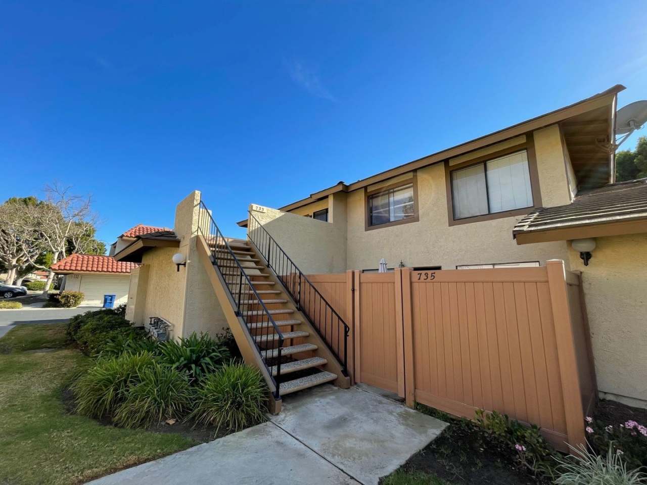 Updated Parkside Condo with Large Deck!