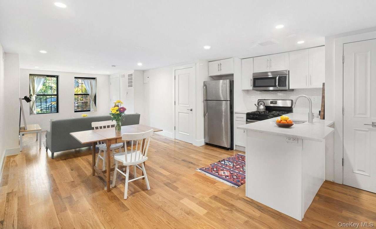 297 QUINCY Street unit: 1