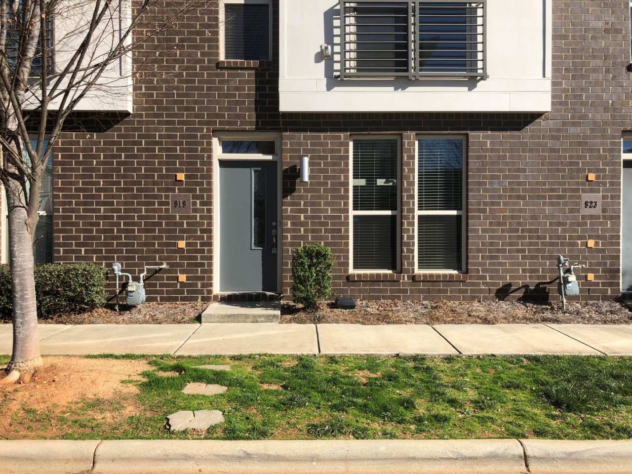 Beautiful Townhouse located in the heart of the Arts District in Charlotte