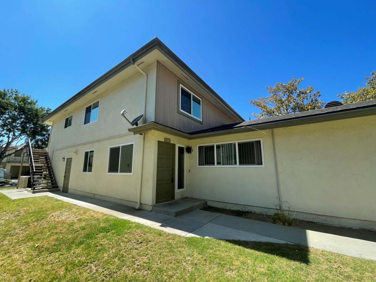 Remodeled 2+1 Townhome in Villa Ventura