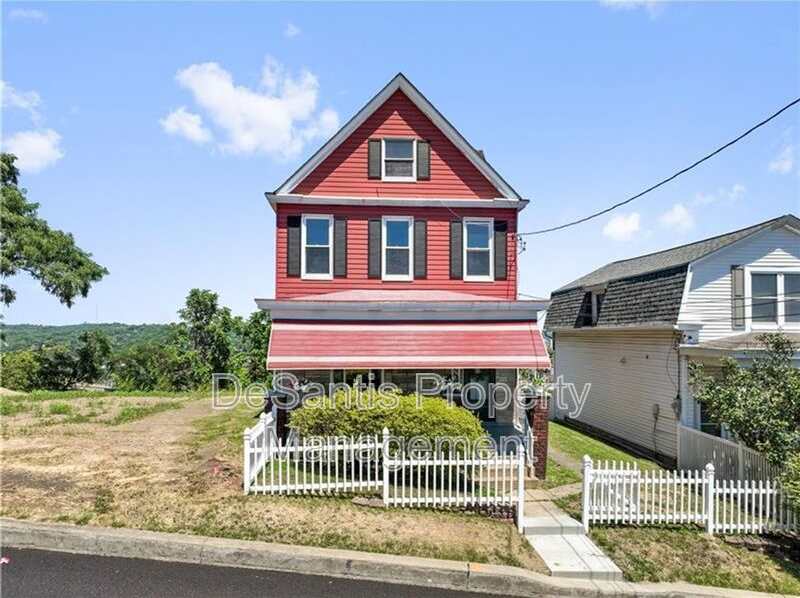 1008 Rue Grande Vue Street