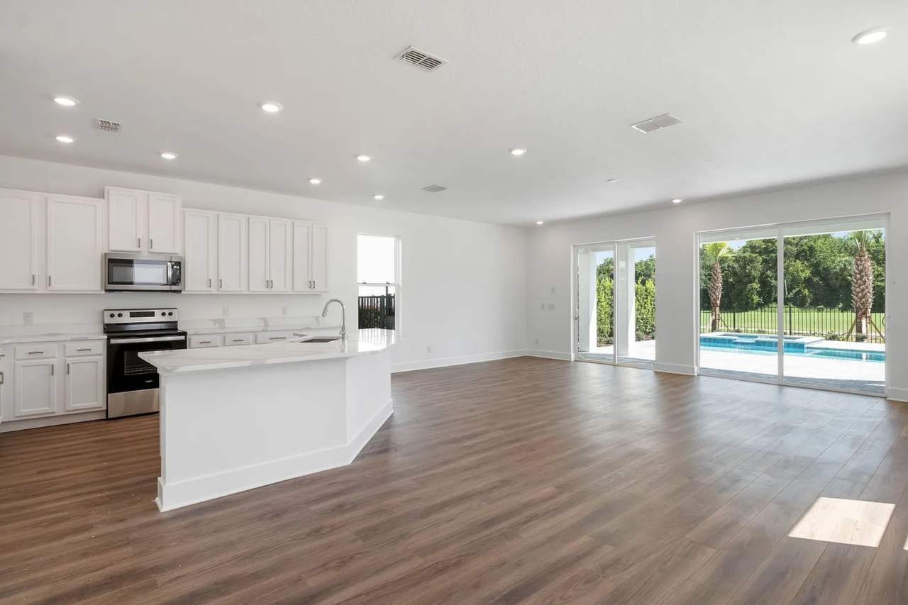 Luxurious Pool Home in Reunion Resort | Golf, Water Park  Disney Nearby!