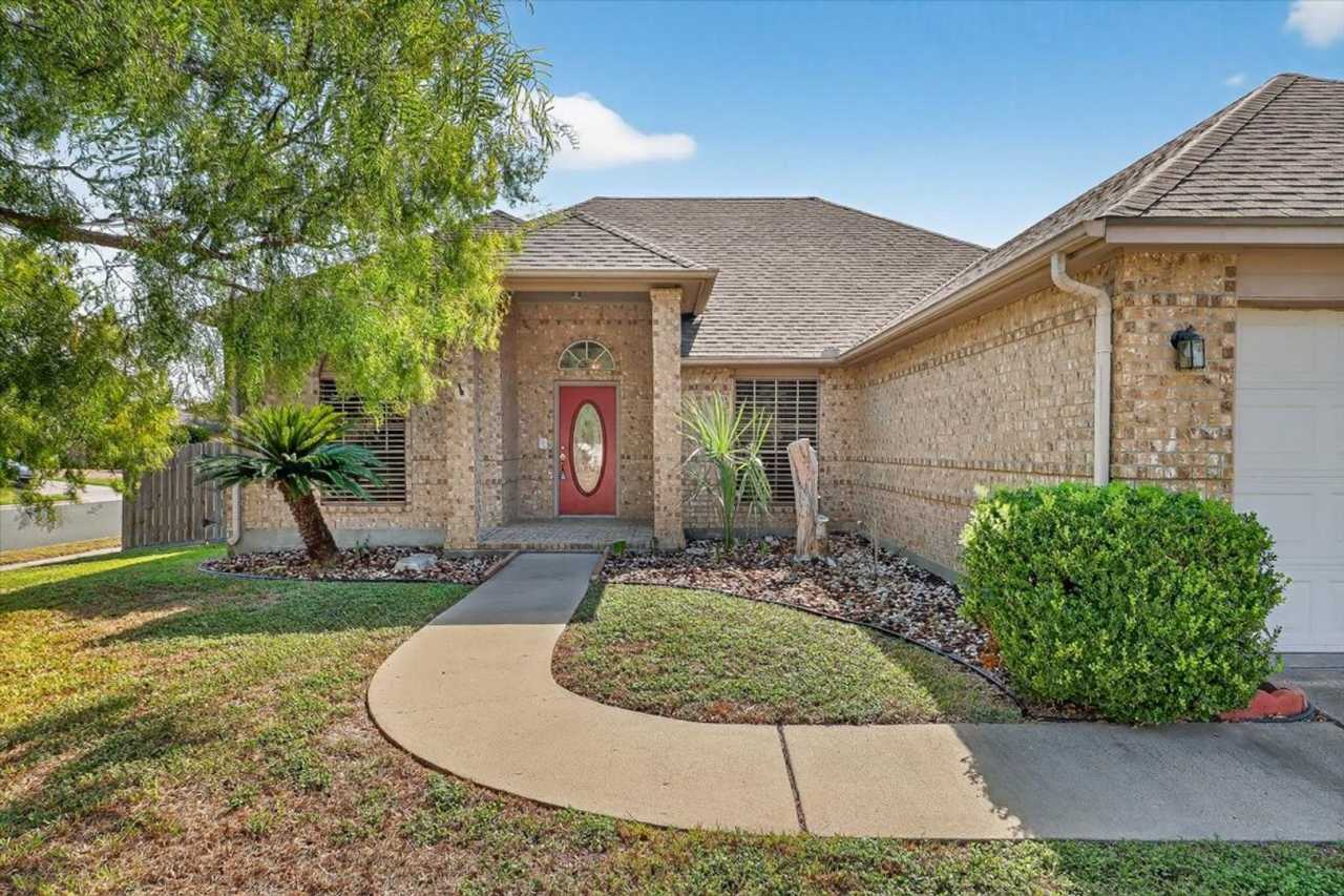 3102 Sonoma - 3/bedroom 2/bathroom - $2,095/month