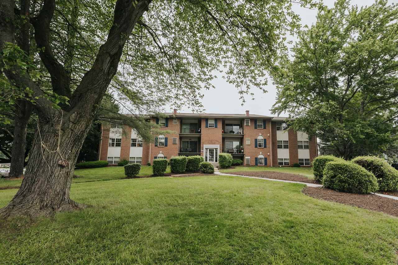 Woodridge Apartments