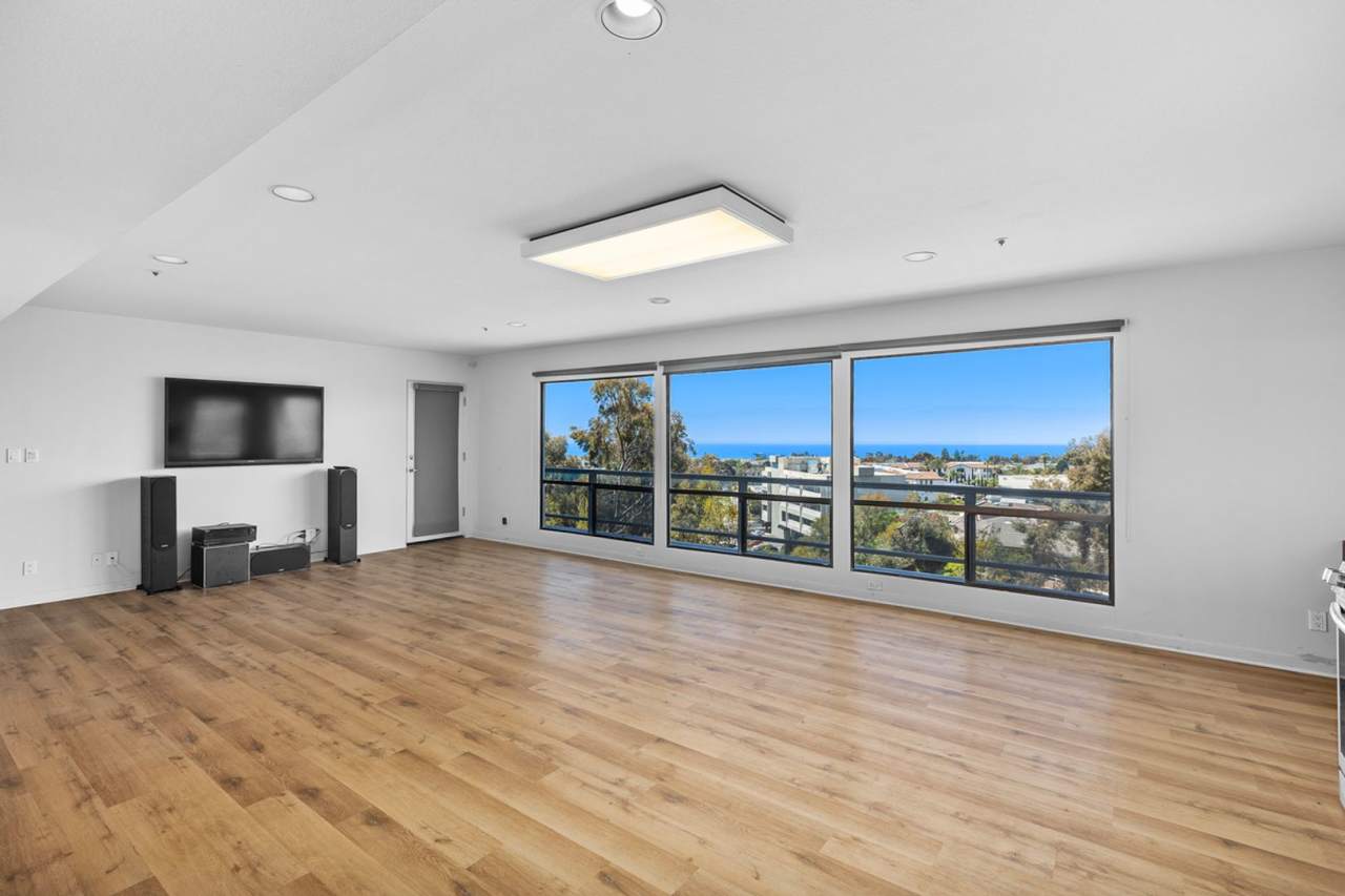 Luxury Living with endless Ocean Views