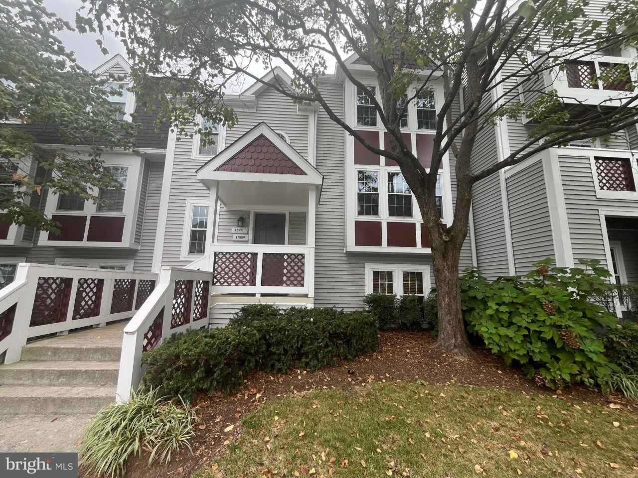 12889-C GRAYS POINTE Road unit: 12889C