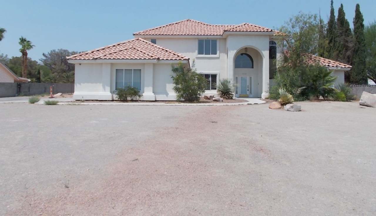 Spacious Estate on Nearly an Acre!