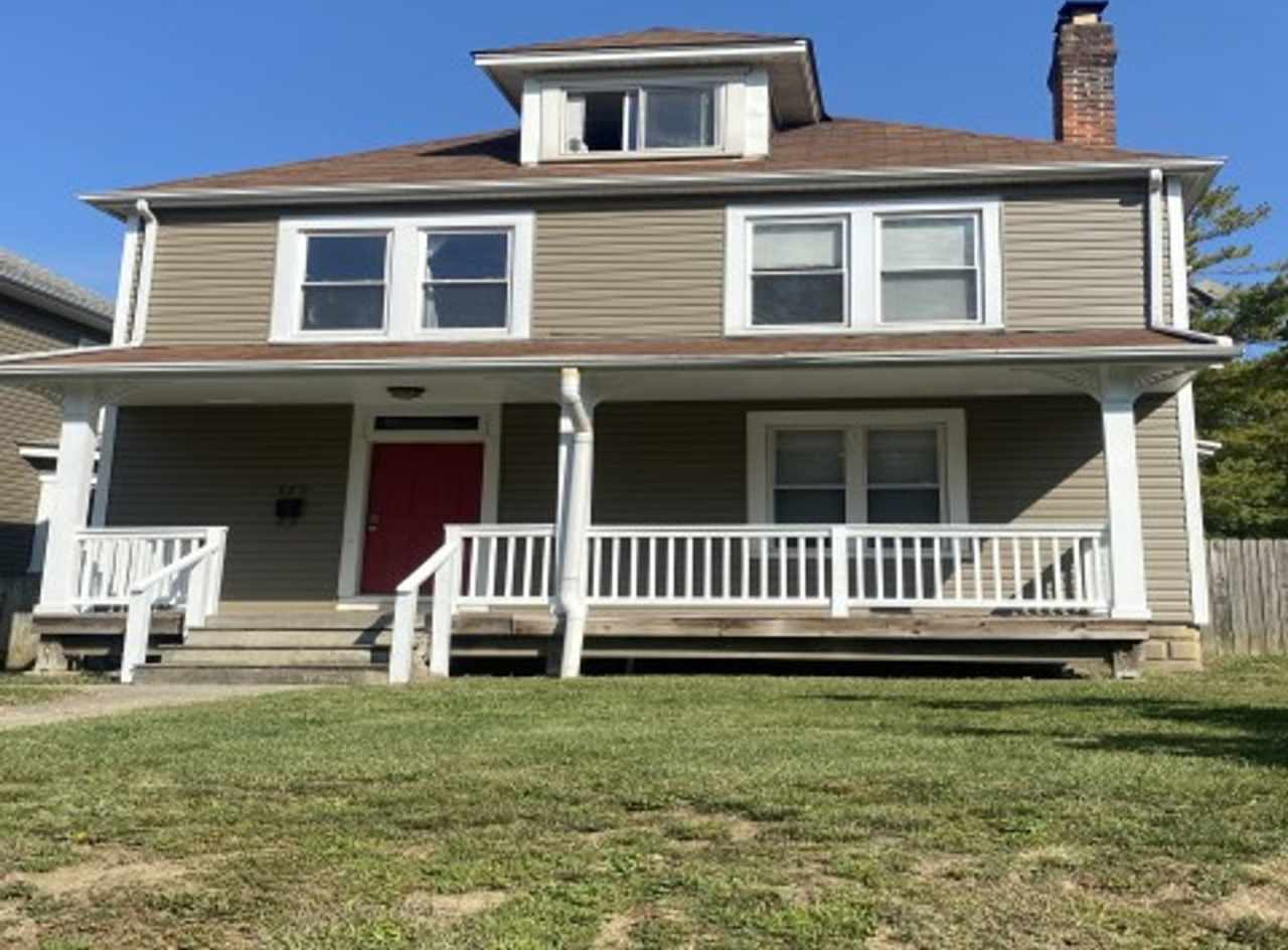 Welcome to 372 E 13th!!! 4 Bedroom 2 Bathroom STUDENT HOUSING FOR THE 2026-2027 OSU SCHOOL YEAR!