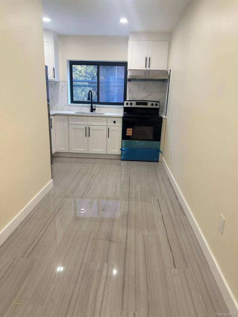 39-17 Greenpoint Avenue unit: 2L