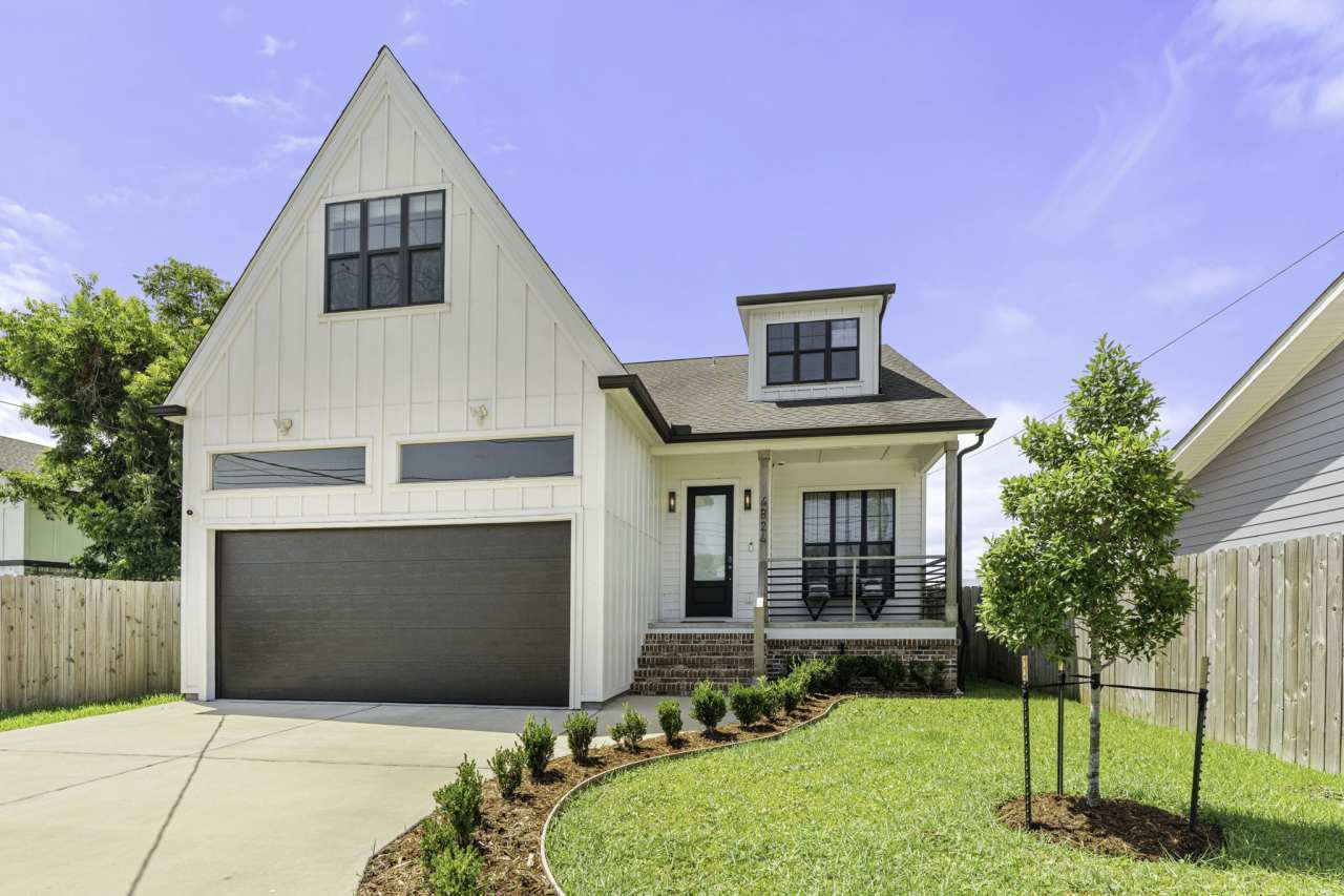 4824 West Esplanade Avenue