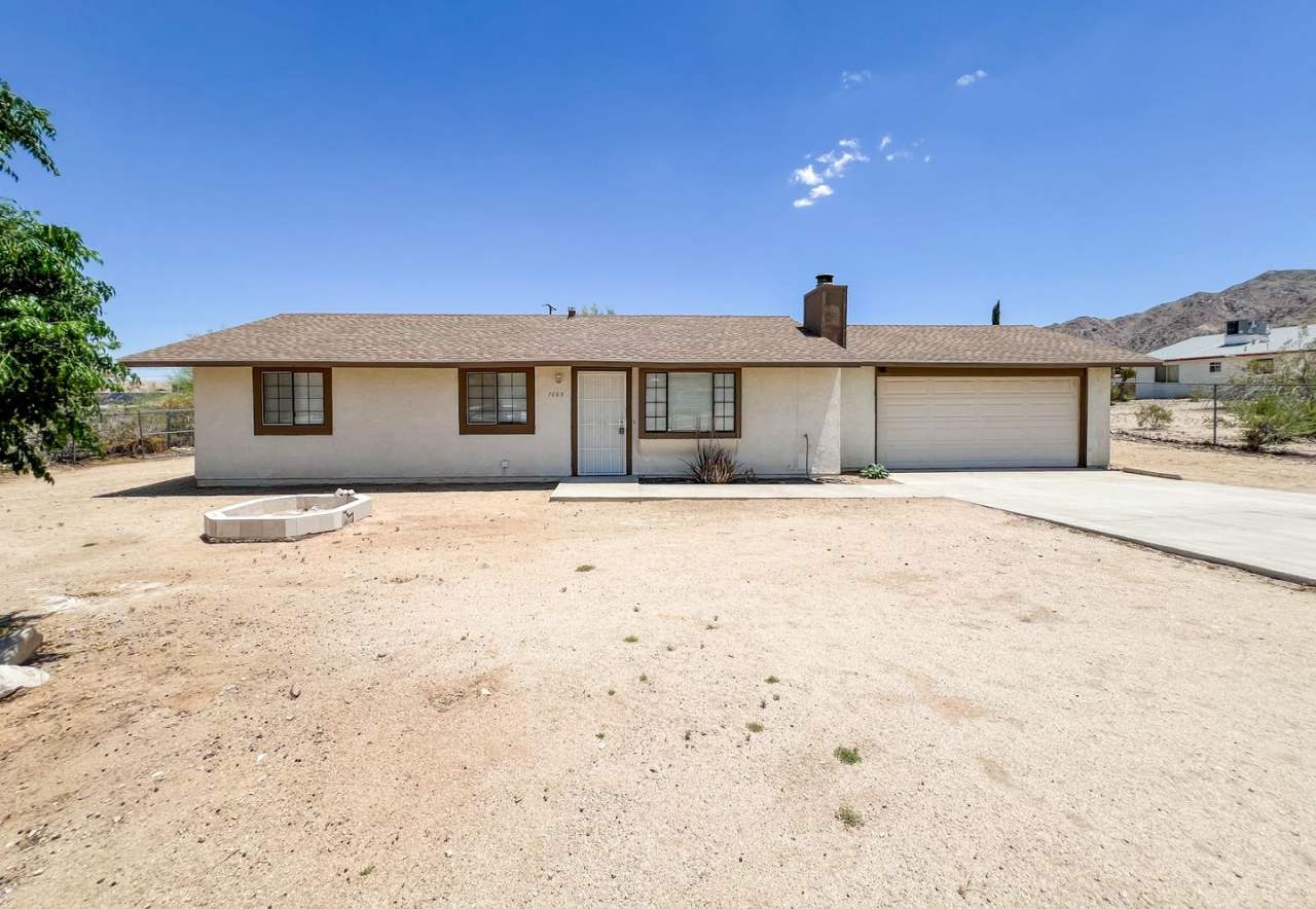 29 Palms Home with Mountain Views