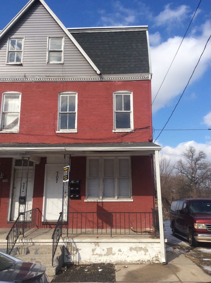 2 Bedroom on 2nd/3rd Floor-East End of York City