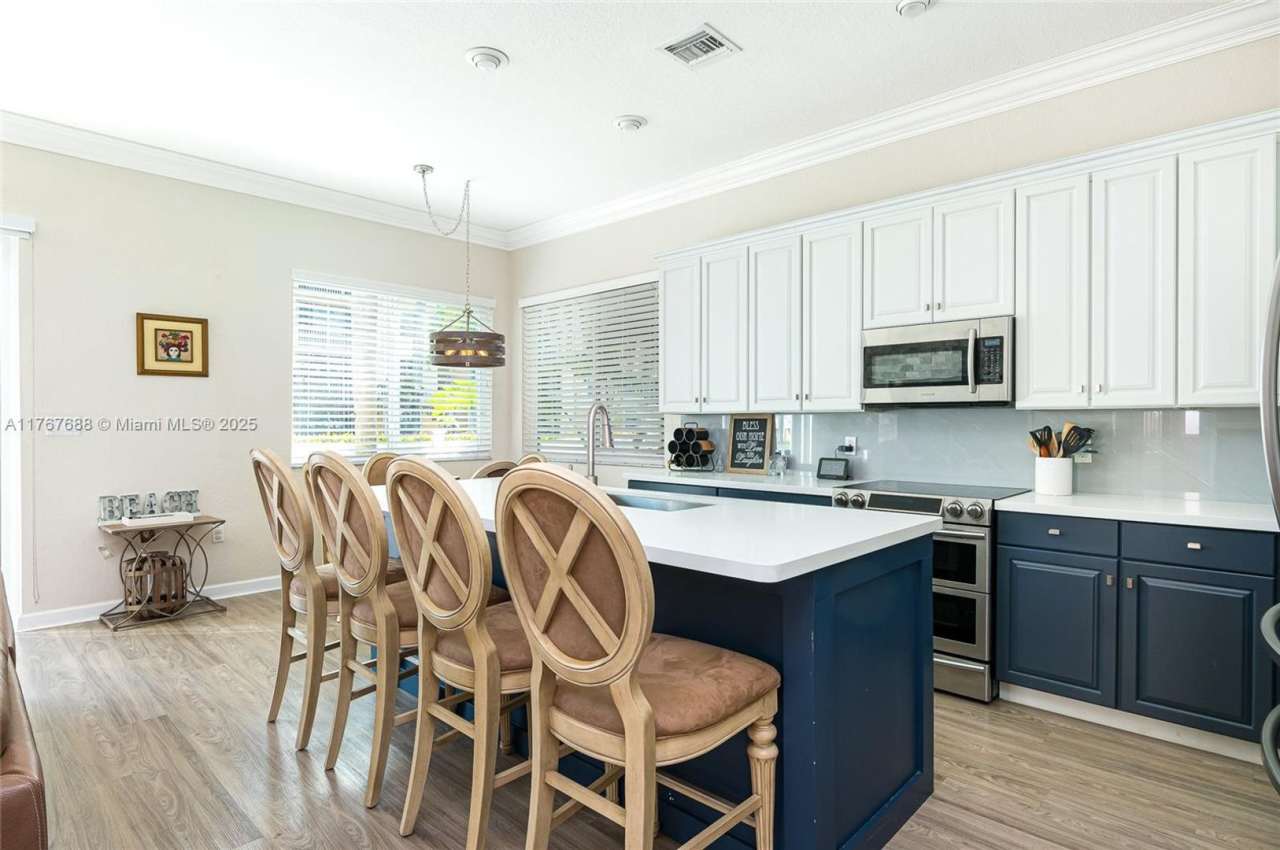 208 SE 15th Street, Dania Beach, FL 33004