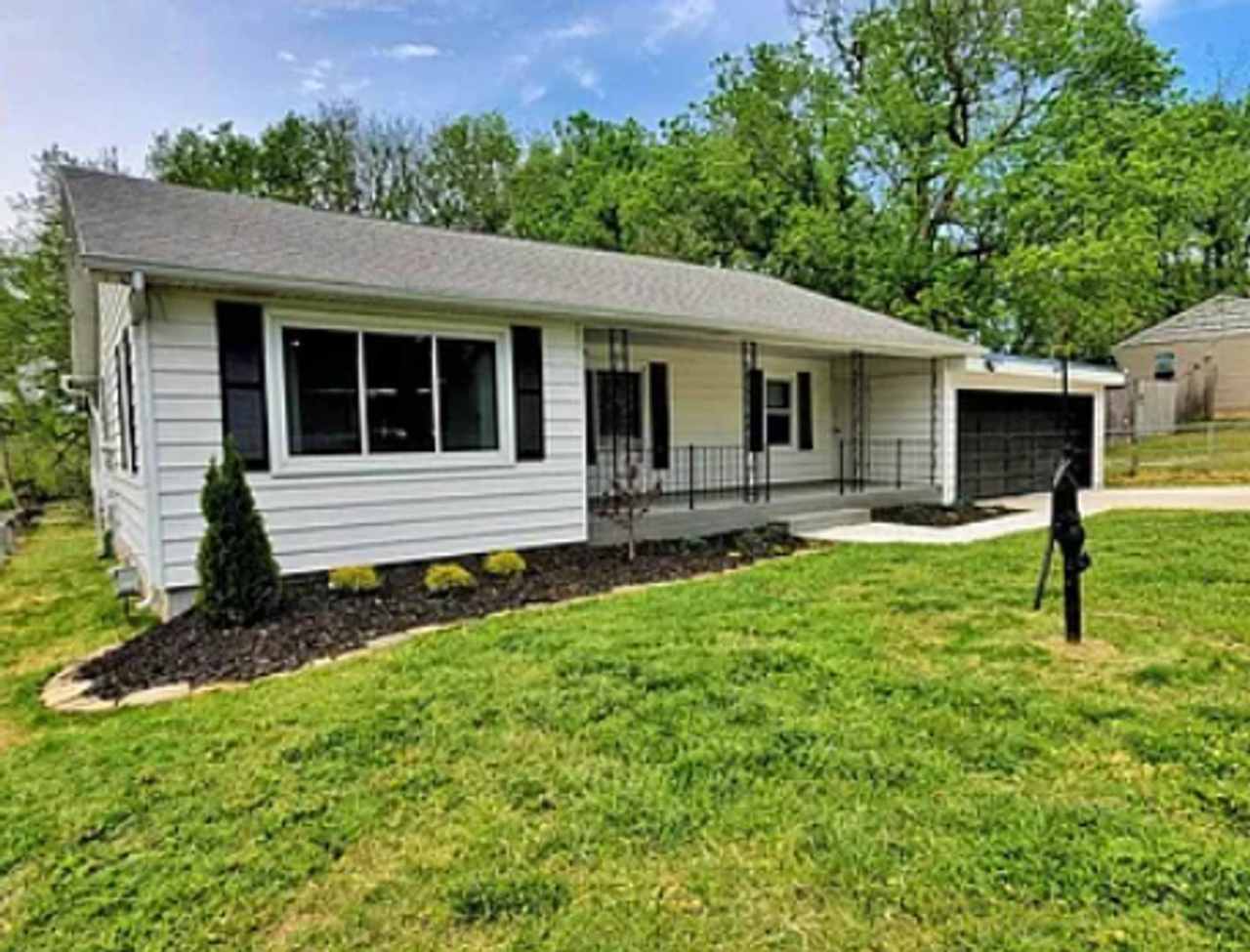 Cute 2 bedroom in South East Springfield