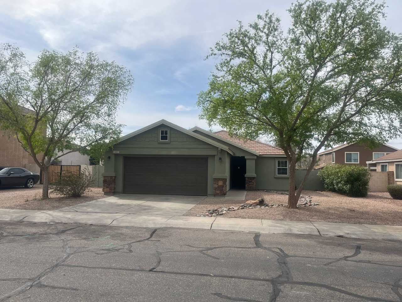 3 bedroom 2 bath home in Apache Junction