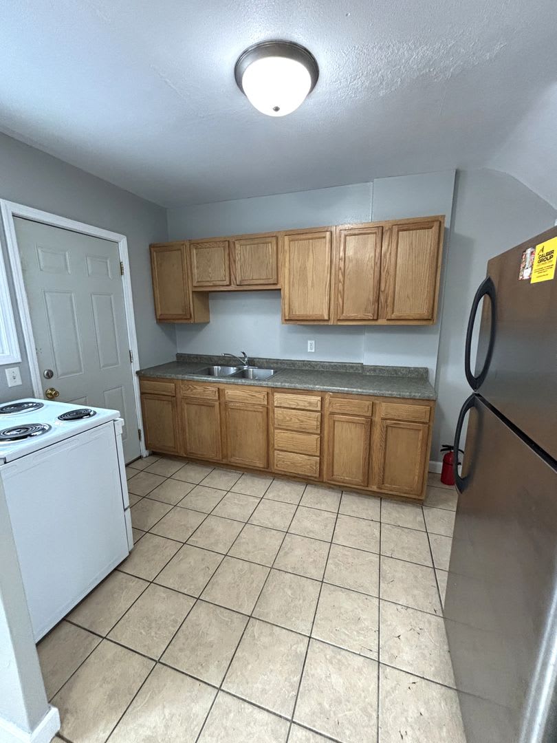 2 bedroom townhouse for rent!