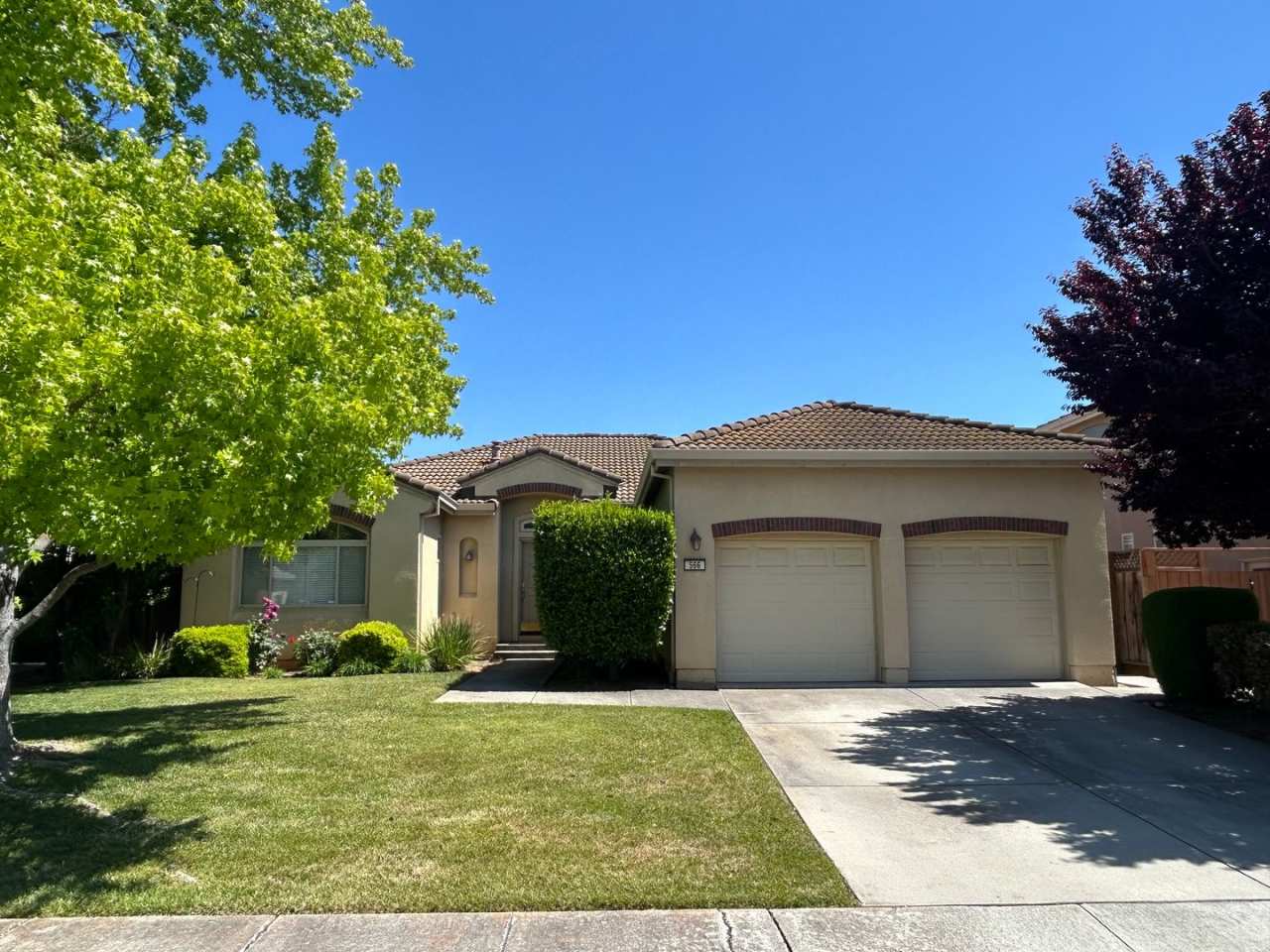 Great location! Beautiful 3 Bedroom Home