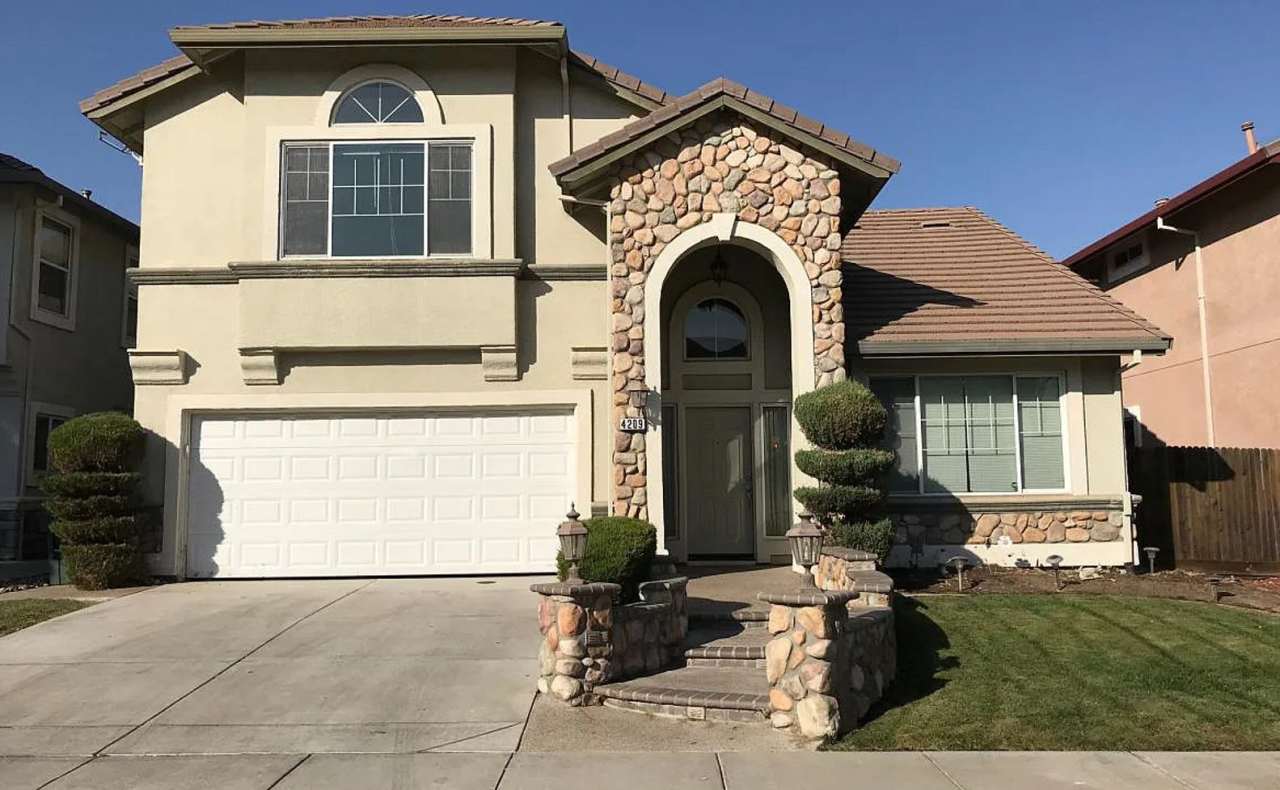 Close to ACE train, parks and school