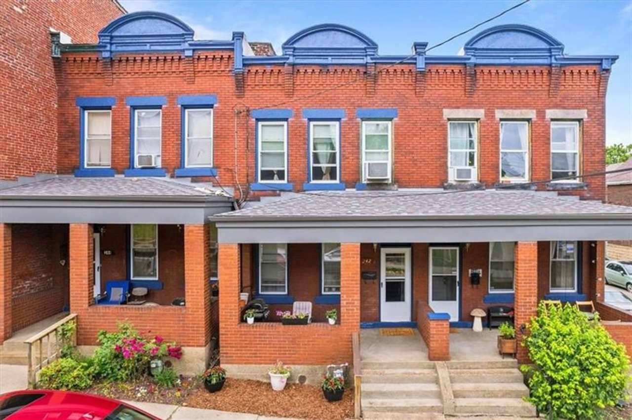Beautiful 3 Bed/1 Bath in Pittsburgh's Lawrenceville Neighborhood - Prime Location!! - Available April 2026!
