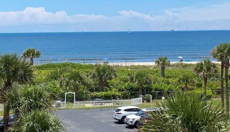 8700 Ridgewood Avenue unit: A410