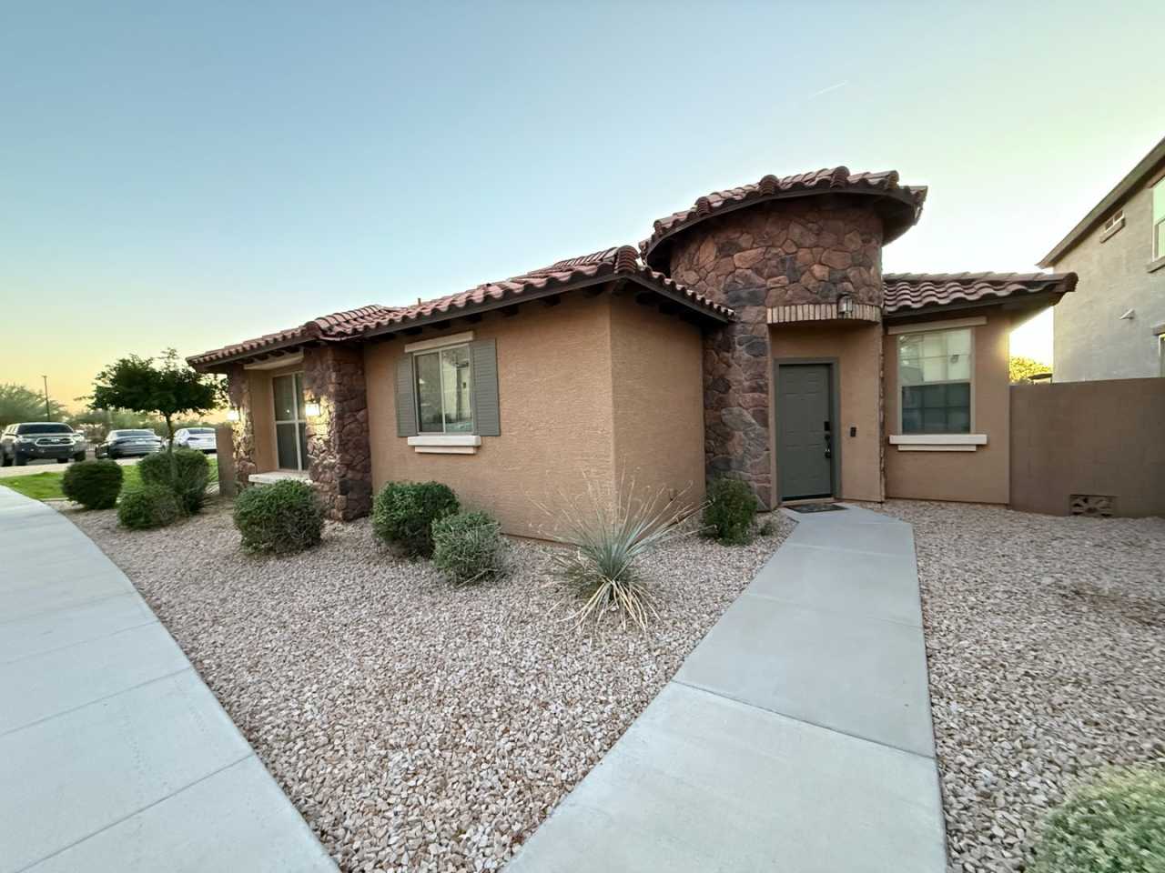 Nice 4 bedroom 2 bath home in Las Sendas!