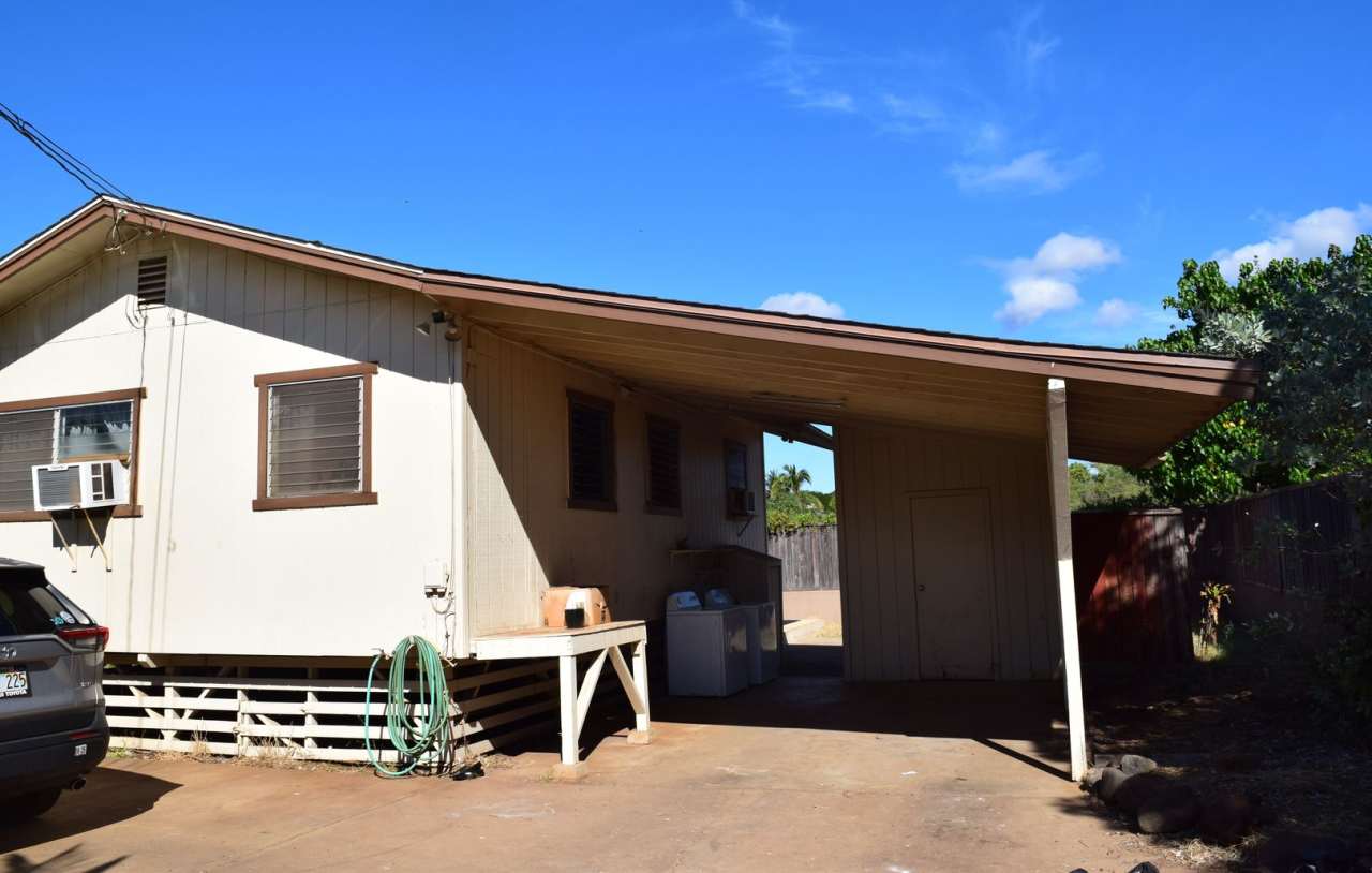 Charming unfurnished 1 bd. 1 bath cottage Available 12/1/2025