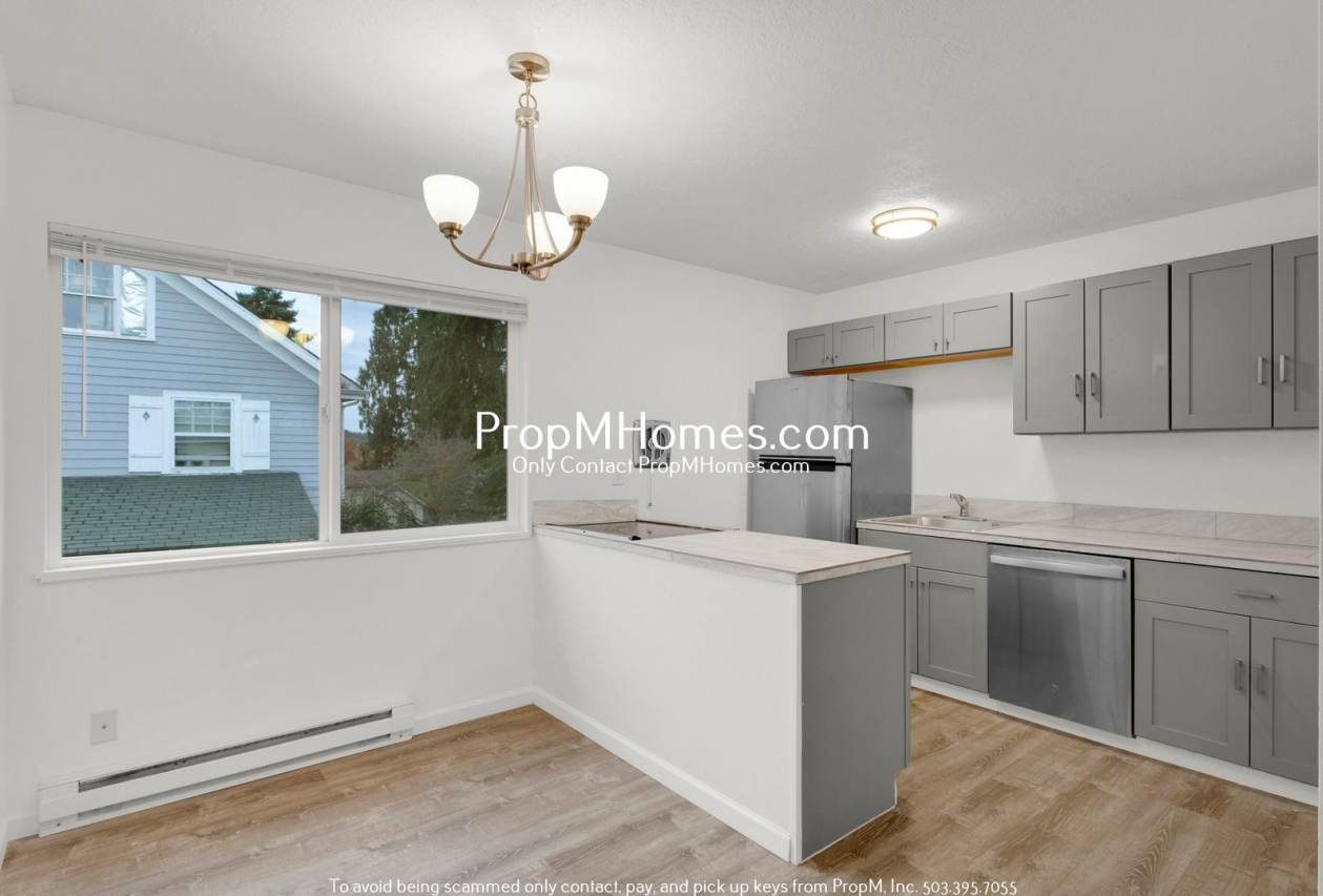 Updated 2BR in the Heart of Oregon City - NEW PHOTOS