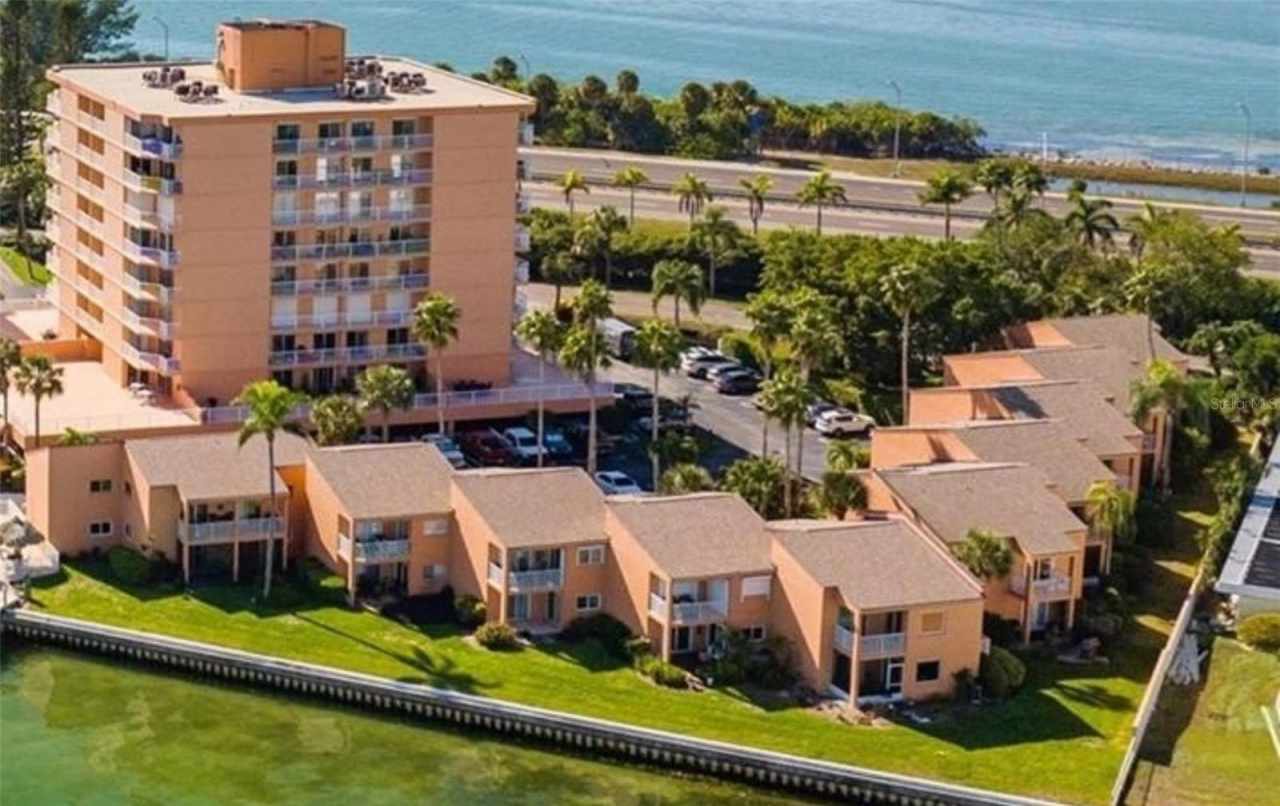 7400 SUNSHINE SKYWAY LANE S