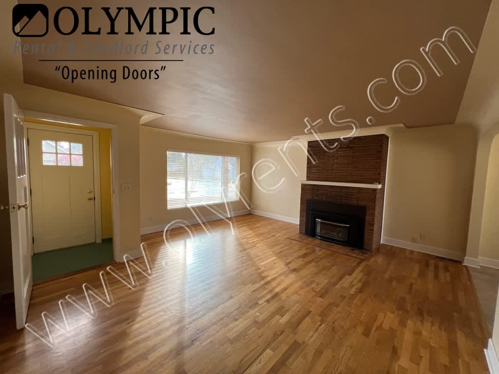 1604 San Francisco Ave NE