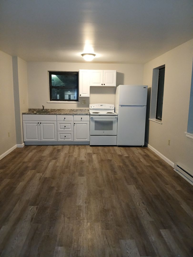 44 NEW BRITAIN AVENUE