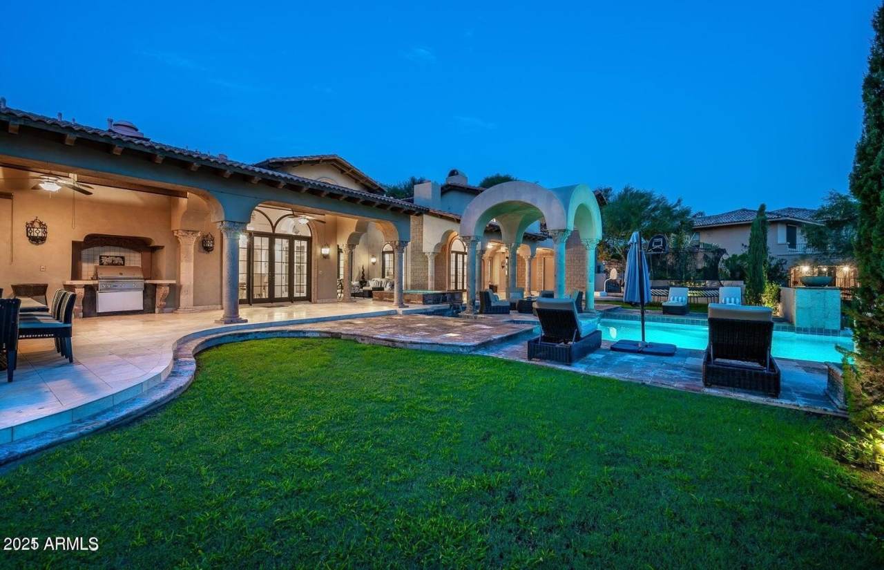 6050 N PARADISE VIEW Drive