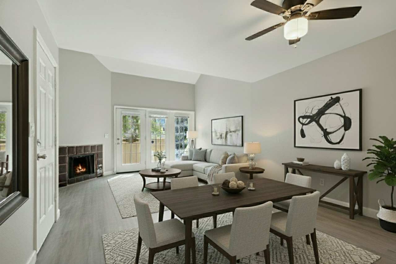 DOWNTOWN MESA APARTMENT!