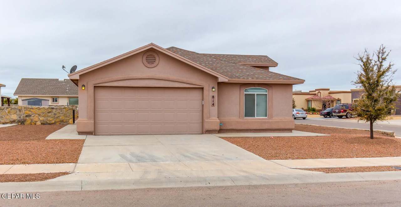 814 DESERT SILVER Drive