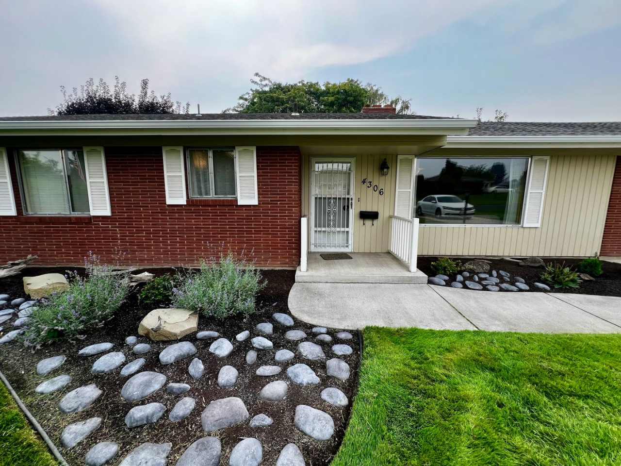 Fully Furnished home- perfect for traveling medical professionals!