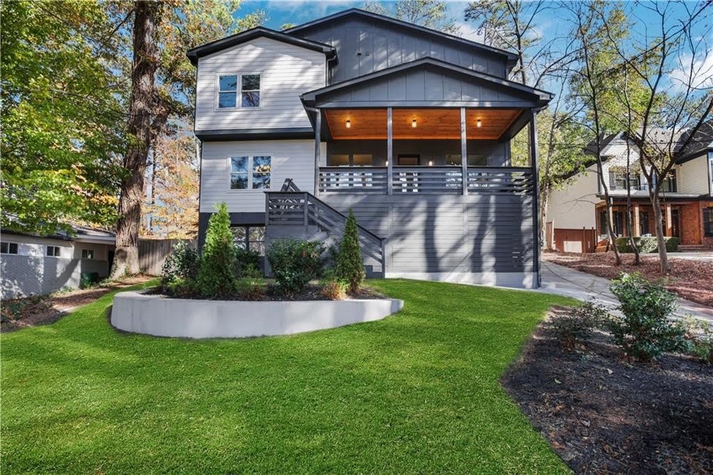 2497 Wawona Drive NE