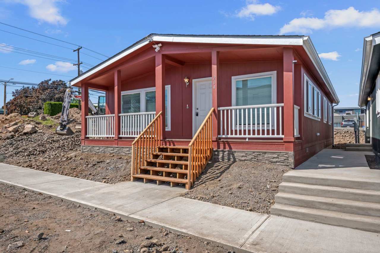 New Construction! University District Home! Unbeatable Price