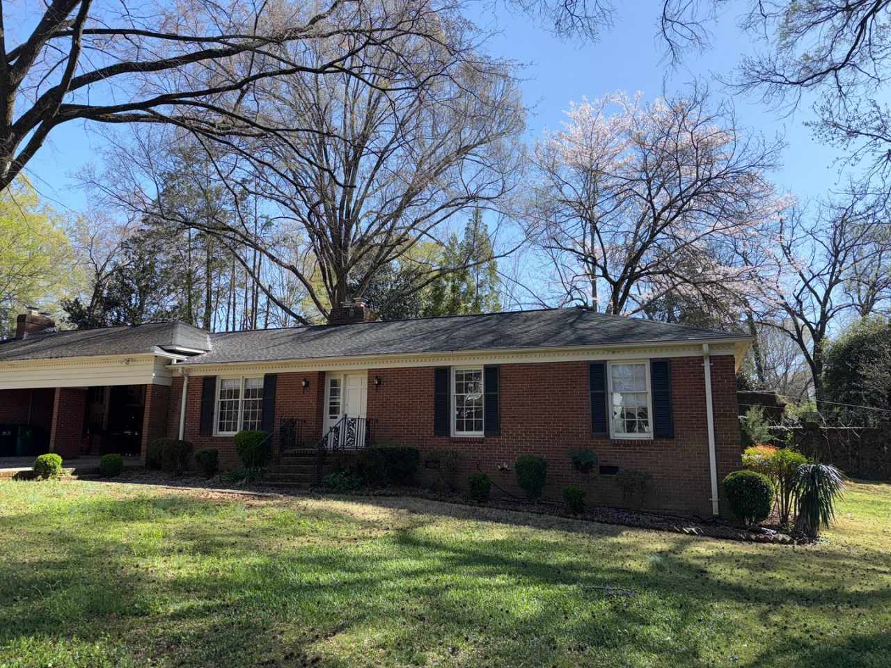 Myers Park 3 Bedrooms 2 Bathroom Duplex!