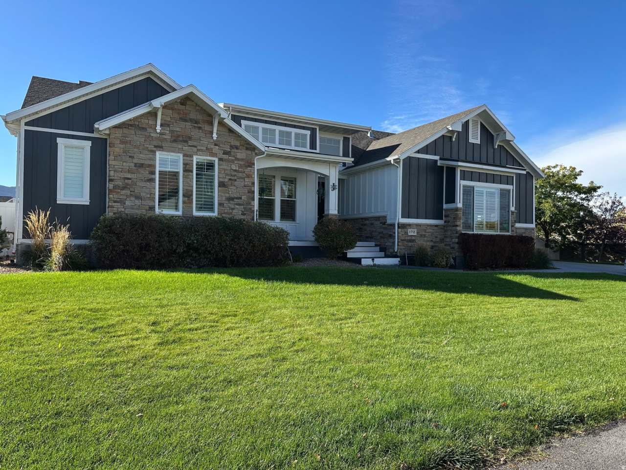 172 E HOLLYBROOK Cv S