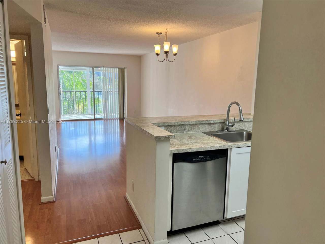 2220 North Cypress Bend Drive