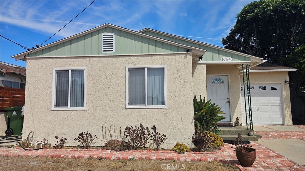 1064 W 31st Street