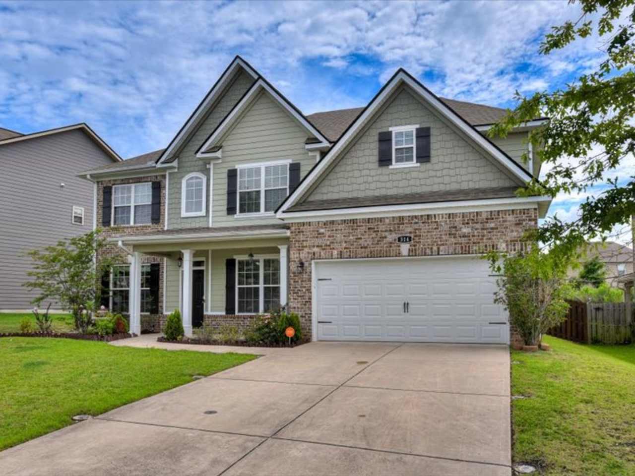 5 Bedroom 3 Bath In Evans!