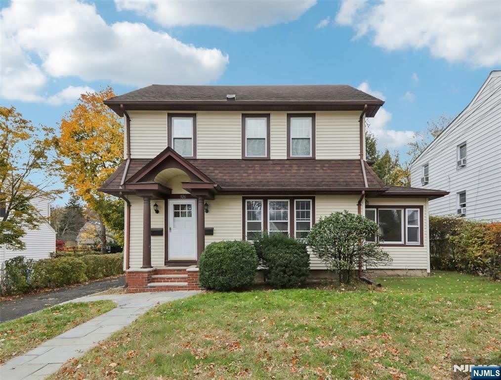 326 Gilbert Street 1