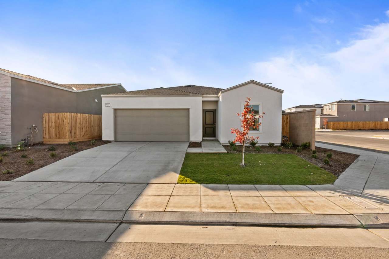 Brand New home in Clovis Unified School District with Solar!