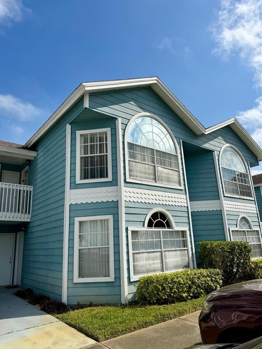 8705 KNIGHTSBRIDGE COURT