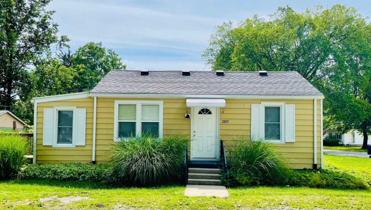 Move In Now — Just the Deposit, No Rent Until October 1st! Plus, get your application fee back as a VISA gift card when you move in! Why wait? Your new home is ready today.